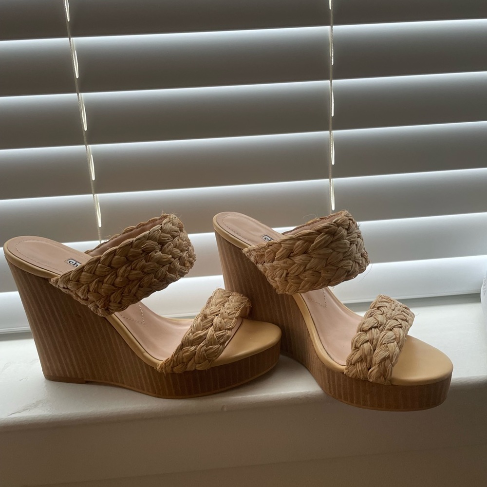 Charles David wedged sandals size 6.5 -3.5 inches